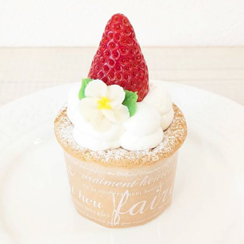 富士市かわいいケーキ屋さんテテのカップケーキ、いちごショート