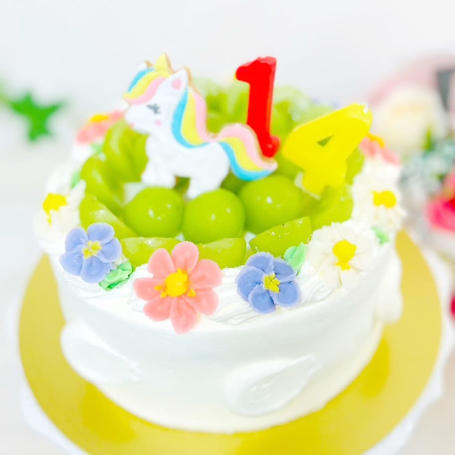 富士市かわいいケーキ屋さんテテのホールケーキ・季節のフルーツトッピング