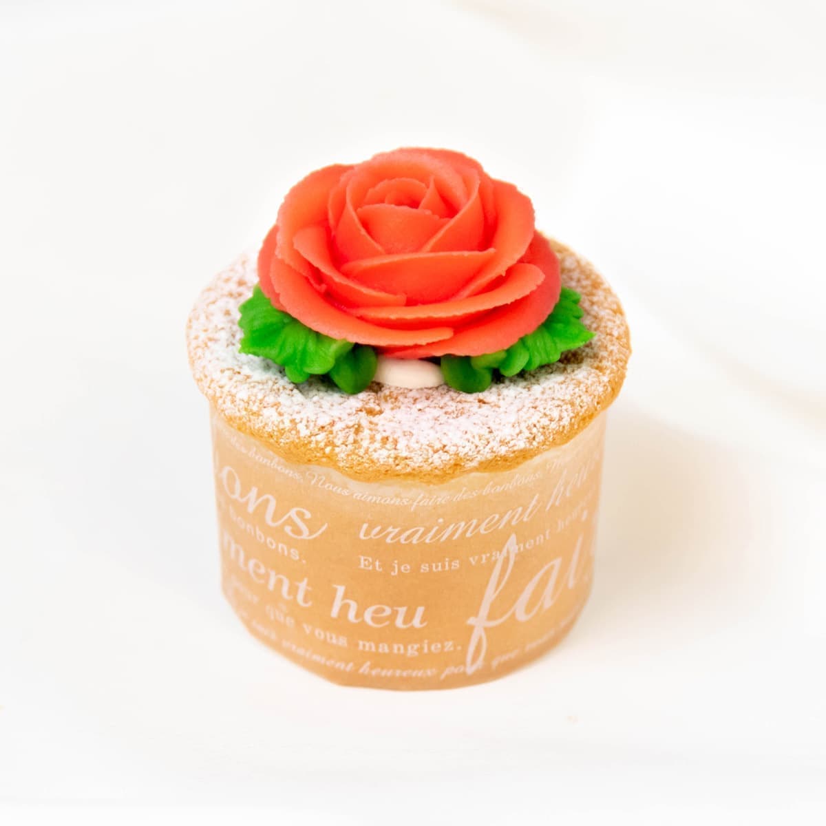 富士市かわいいケーキやさんテテのフラワーカップケーキ、大人気で定番のシャンティバラ